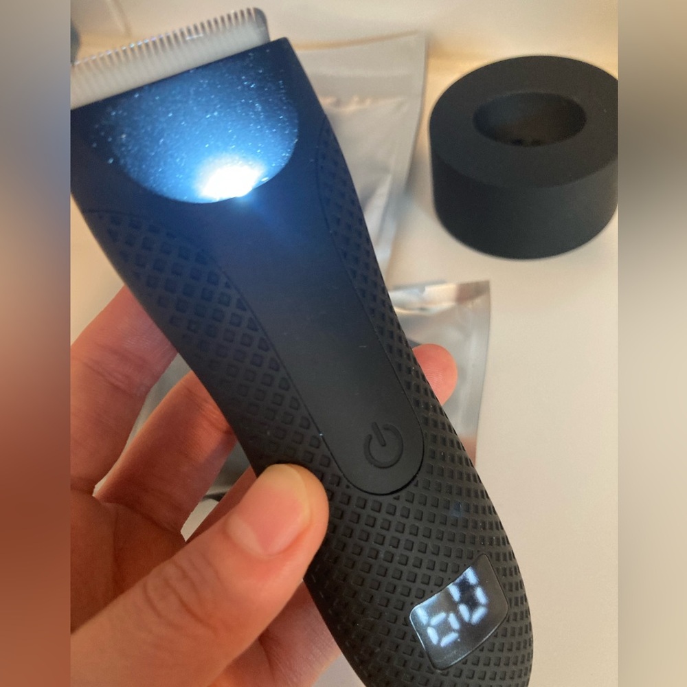New Waterproof Electric Shaver No Knick Grooming Trimmer - Rechargeable - LED